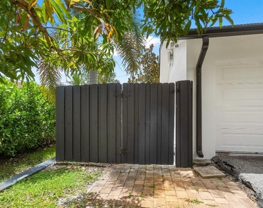 43 W Plumosa Lane - Photo Thumbnail 5