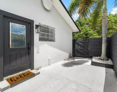 43 W Plumosa Lane - Photo Thumbnail 7