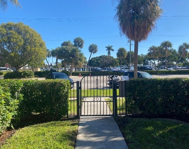 101 S Golfview Road - Photo Thumbnail 3