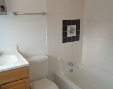 825 Beacon St - Photo Thumbnail 3