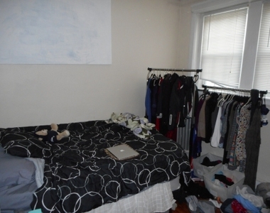 325 Saint Paul St - Photo Thumbnail 3