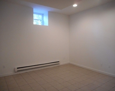 450 Park Dr - Photo Thumbnail 1