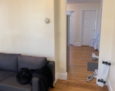 225 Freeman St - Photo Thumbnail 4