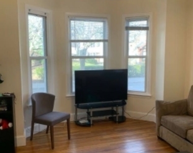 225 Freeman St - Photo Thumbnail 2