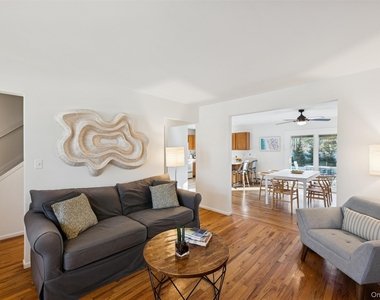 7 Huckleberry Lane - Photo Thumbnail 3