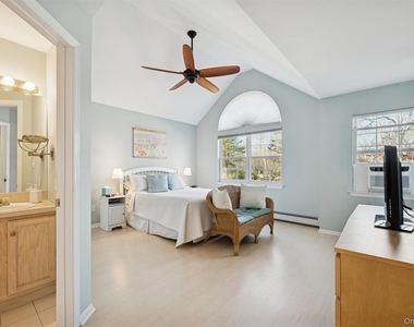 7 Huckleberry Lane - Photo Thumbnail 9