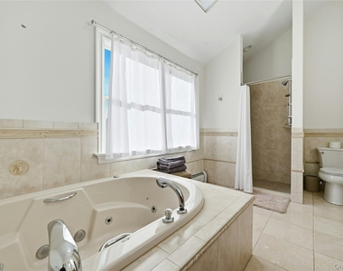 60 Water Terrace - Photo Thumbnail 13