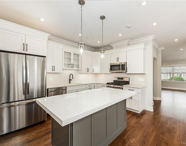124-b Maple Avenue - Photo Thumbnail 6