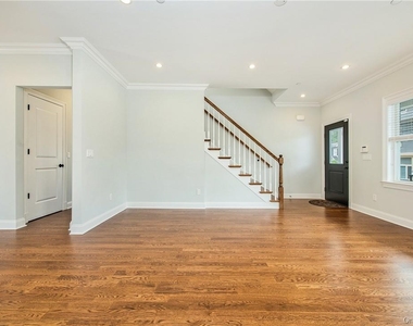 124-b Maple Avenue - Photo Thumbnail 2