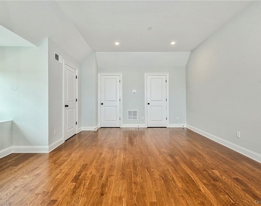 124-b Maple Avenue - Photo Thumbnail 14