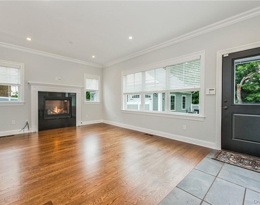 124-b Maple Avenue - Photo Thumbnail 4