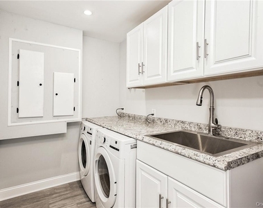 124-b Maple Avenue - Photo Thumbnail 17