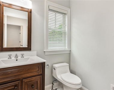 124-b Maple Avenue - Photo Thumbnail 8