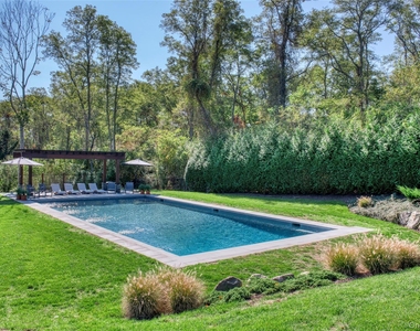 2055 Grandview Drive - Photo Thumbnail 12