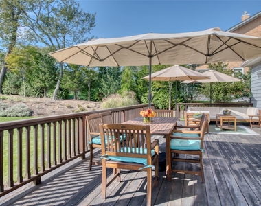 2055 Grandview Drive - Photo Thumbnail 9