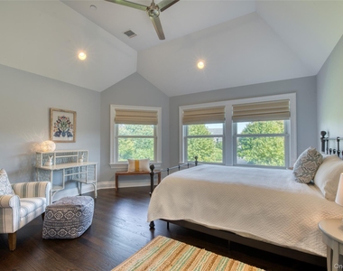 2055 Grandview Drive - Photo Thumbnail 15