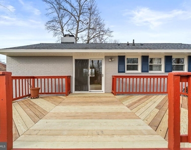 7507 Murillo Street - Photo Thumbnail 36