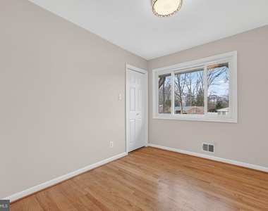 7507 Murillo Street - Photo Thumbnail 32