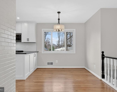 7507 Murillo Street - Photo Thumbnail 18