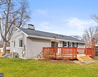 7507 Murillo Street - Photo Thumbnail 37