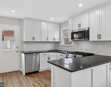 7507 Murillo Street - Photo Thumbnail 20