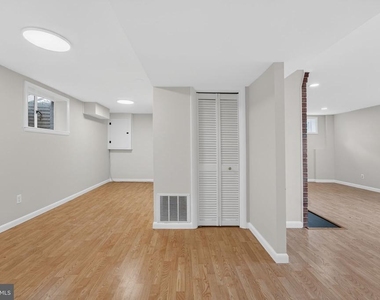 7507 Murillo Street - Photo Thumbnail 7