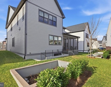 9725 Lantana Way - Photo Thumbnail 46