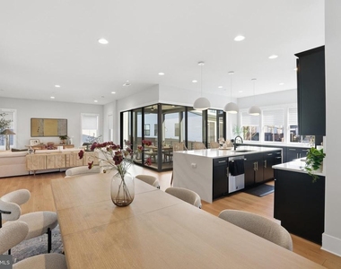 9725 Lantana Way - Photo Thumbnail 8