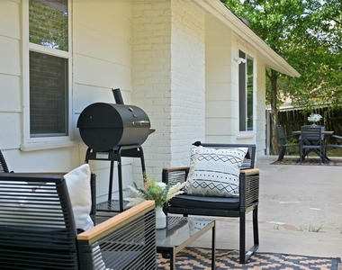 9414 Meadow Vale - Photo Thumbnail 32