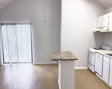 513 South Park Dr - Photo Thumbnail 3