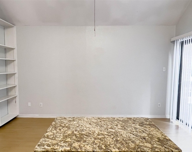 513 South Park Dr - Photo Thumbnail 4