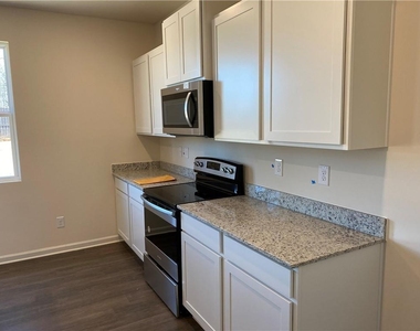 38 Walnut Grove Way - Photo Thumbnail 4