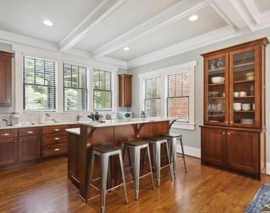 519 N Highland Avenue Ne - Photo Thumbnail 7