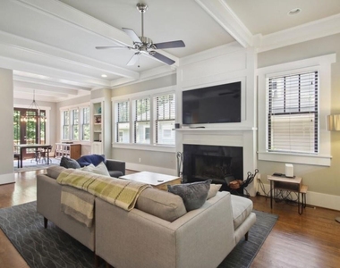 519 N Highland Avenue Ne - Photo Thumbnail 2