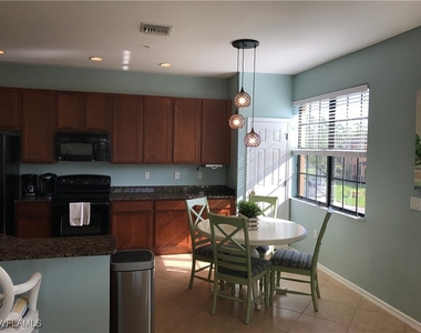 3783 Pino Vista Way - Photo Thumbnail 3