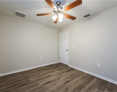 2904 Wanda Avenue S - Photo Thumbnail 5