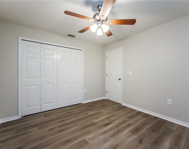 2904 Wanda Avenue S - Photo Thumbnail 4