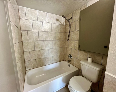 1042 W Village Court - Photo Thumbnail 19