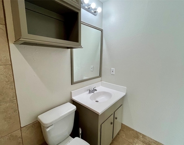 1042 W Village Court - Photo Thumbnail 28