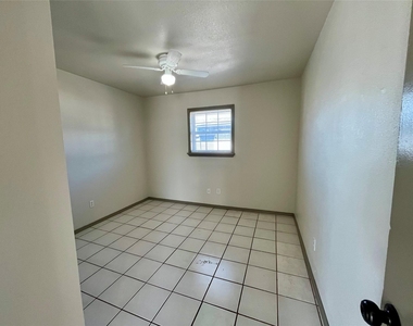 1042 W Village Court - Photo Thumbnail 24