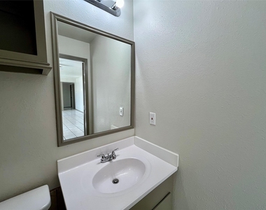 1042 W Village Court - Photo Thumbnail 29