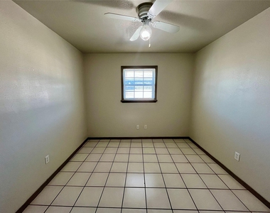1042 W Village Court - Photo Thumbnail 23