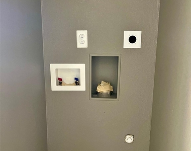 1042 W Village Court - Photo Thumbnail 30