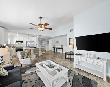 521 102nd Avenue N - Photo Thumbnail 12