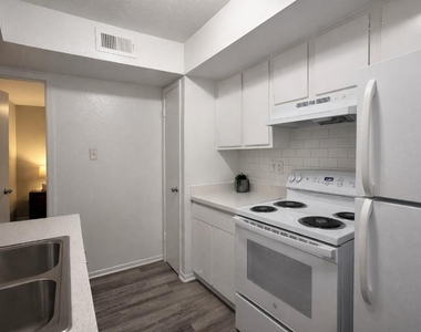1541 Moritz Drive - Photo Thumbnail 2