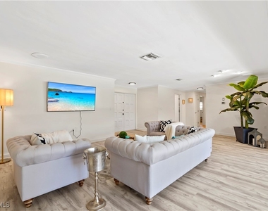 2125 Marina Drive - Photo Thumbnail 6