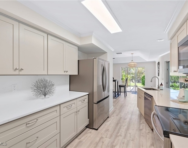 2125 Marina Drive - Photo Thumbnail 8