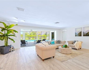 2125 Marina Drive - Photo Thumbnail 2