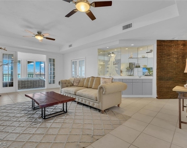 2000 Royal Marco Way - Photo Thumbnail 2