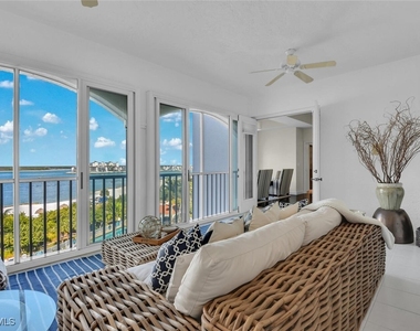 2000 Royal Marco Way - Photo Thumbnail 13